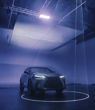 Локація для зйомок авто Київ: найбільша біла циклорама в SP Studio