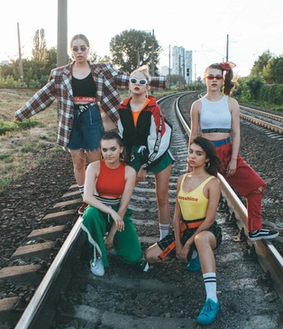 Open Kids | BACKSTAGE | фото зі зйомок кліпу | Зйомки кліпу Київ | Павільйон для зйомок | Як знімають кліп | Де знімають кліпи Київ | Режисер кліпу | Локація для кліпу