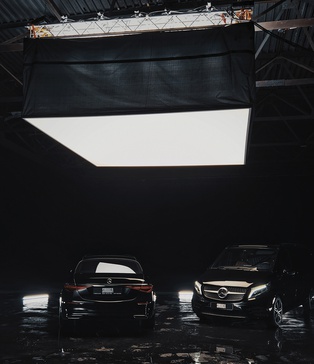 М'яке світло для портретної та fashion зйомки у фотостудії з великим софтбоксом