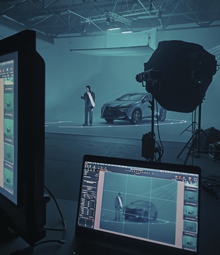 Автомобільна зйомка на великій циклорамі: Stage 3 Darkness для Lexus Ukraine