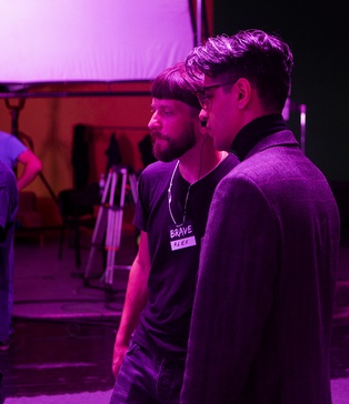 indy hait | инди хаит | BACKSTAGE | фото зі зйомок кліпу | Зйомки кліпу Київ | Павільйон для зйомок | Як знімають кліп | Де знімають кліпи Київ | Режисер кліпу | Локація для кліпу
