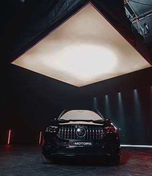 студія для зйомки авто Київ | павільйон для автомобільної зйомки | оренда студії для авто-реклами | павільйон для зйомки автомобілів Київ