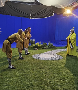 Майстер бойових мистецтв серед штучного саду — Blue Screen павільйон, SP Studio, Київ