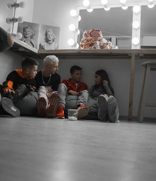 Аренда съемочного павильона | Аквастудия | Аквазона | Мокрая фотостудия | Аренда крыши | Аренда террасы  | Аренда Рира | Терраса | Белая циклорама Киев