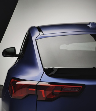 BMW-iX2-фотосесія-для-автомобіля-відео-студія-для-зйомки-авто-AWT-Bavaria