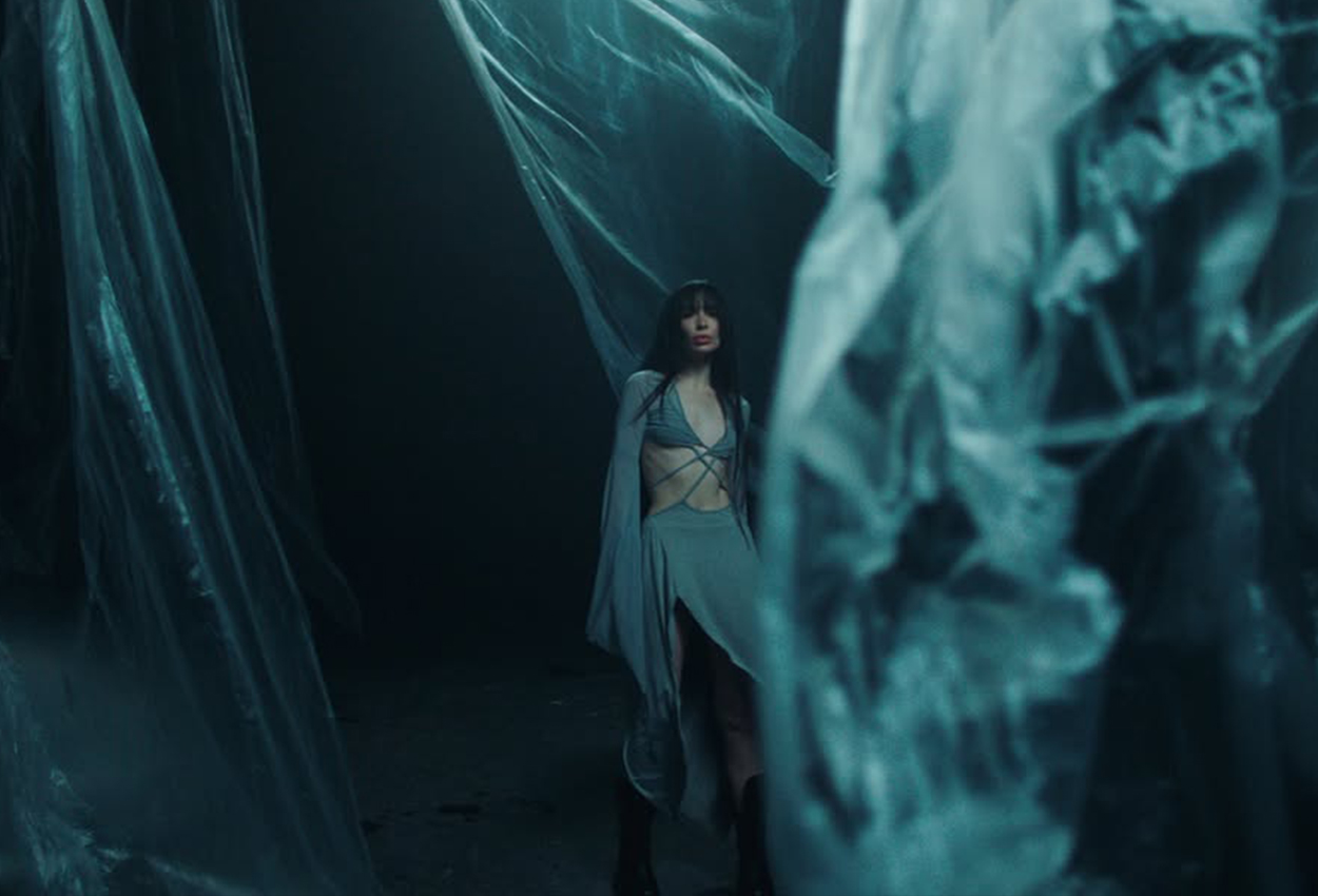 Як зняти емоційне відео в павільйоні: досвід команди REYA