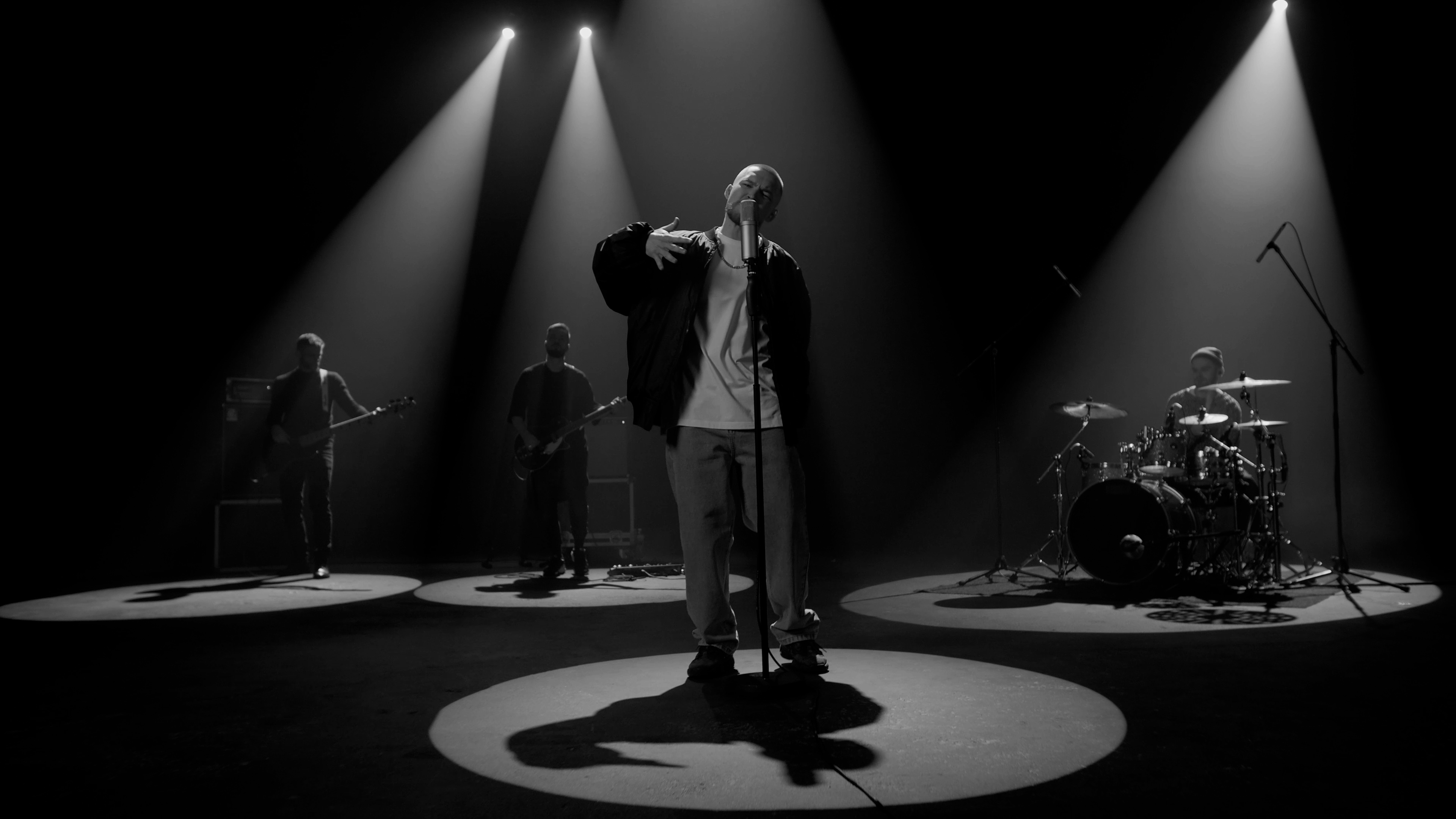 Зйомки live-виступів у Києві: артист KÓRNEL у чорному павільйоні STAGE 1 Black