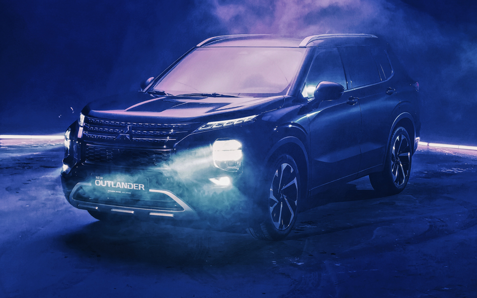 Mitsubishi Outlander PHEV 2023 | Черный павильон для съемки авто Киев | съемки автомобилей в студии Киев | съемка авто на циклораме Киев | Аренда павильона для съемок автомобиля Киев | Съемочный павильон Киев аренда