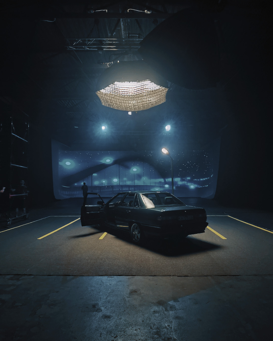 студія зі штучним дощем Київ | павільйон для масштабних кінозйомок | павільйон для реклами та кліпів Київ | студія для зйомки автомобіля