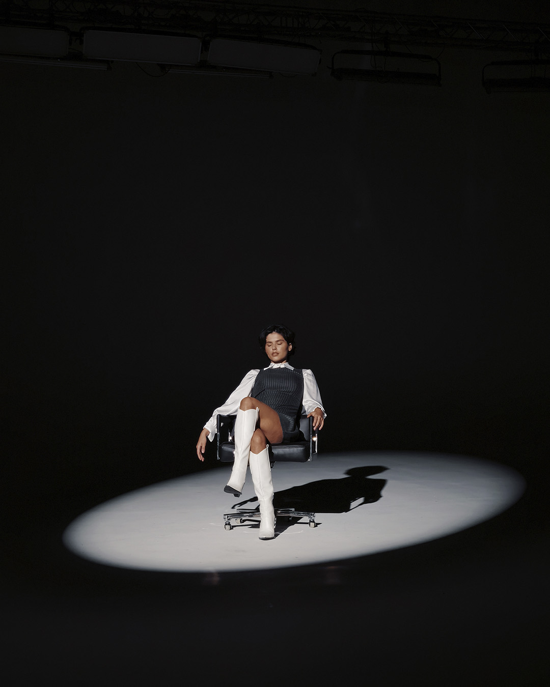 оренда студії з білою циклорамою для Fashion зйомки