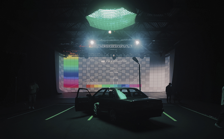 використання-білої-циклорами-як-екрана-Rear-Projection-нічне-місто-зйомка-з-авто-студія