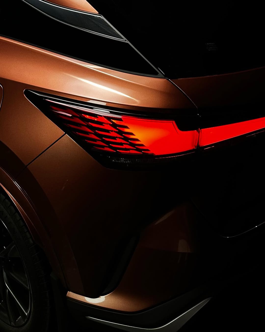 Локація для зйомок авто: Stage 1 Black для топових оглядів