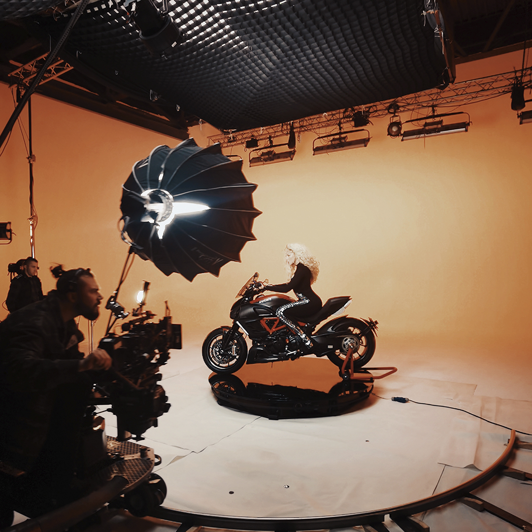 Операторська робота Тіма Аврамчука з Dolly-системою на зйомках у SP Studio