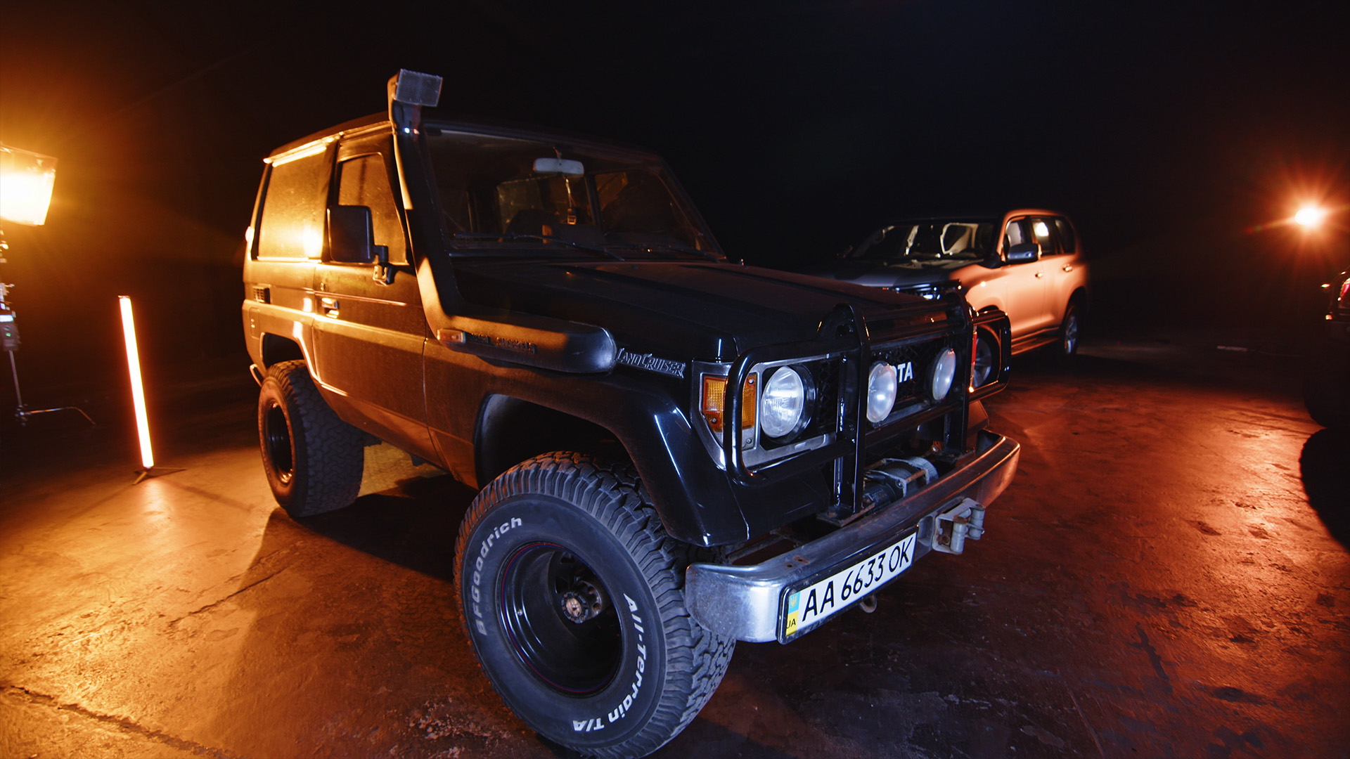 професійна відеозйомка машин Київ локація | Студія для зйомок автомобілів Київ | Toyota Land Cruiser