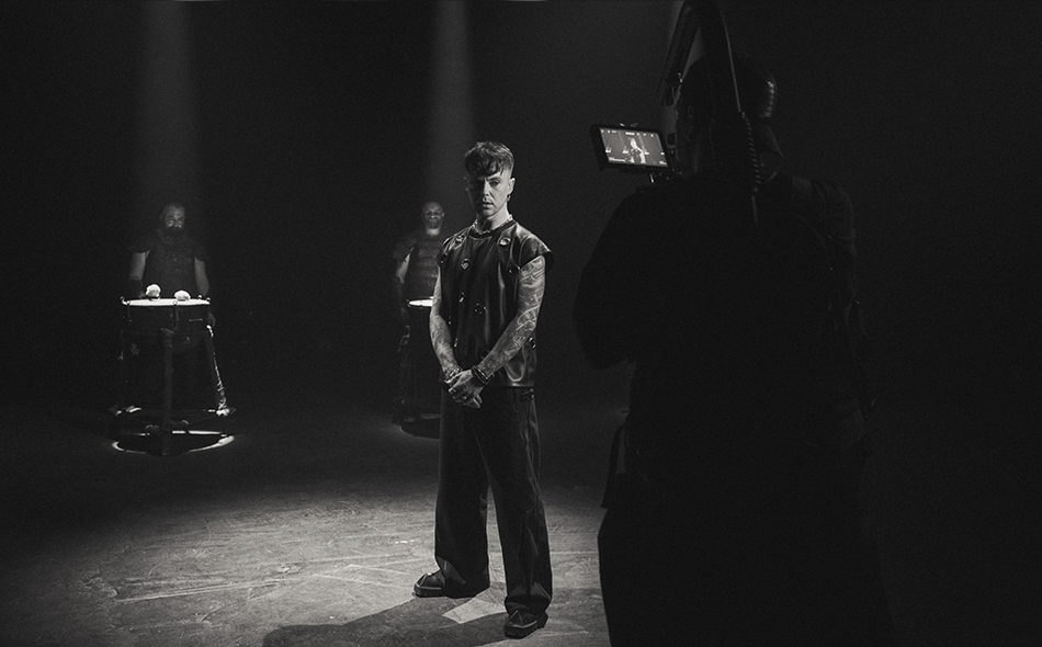 Локація для зйомок кліпів 750 м2: Stage 3 Darkness SP Studio