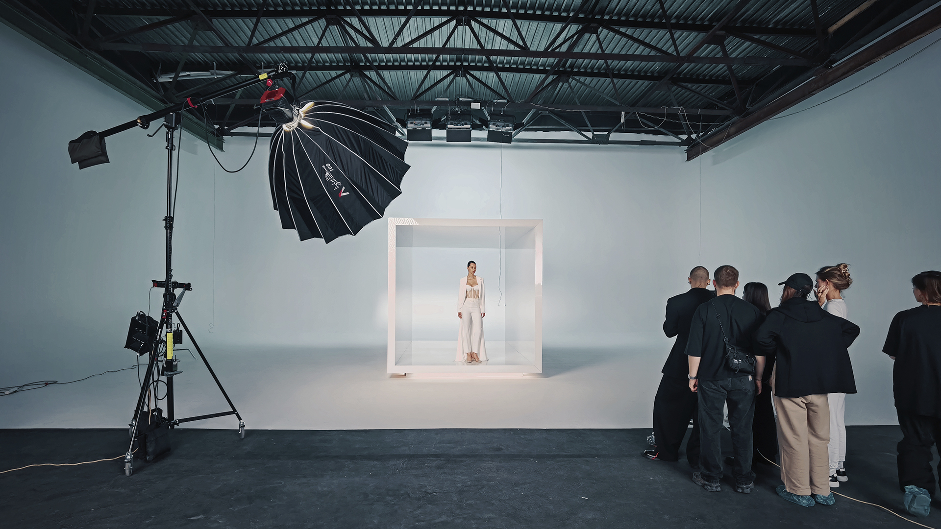 Масштаб павільйону STAGE 3 Darkness під час підготовки fashion-проєкту