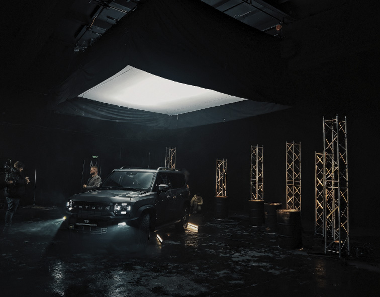 Сергій-Цибульський-Презентація-JETOUR-Україна-зйомка-нового-автомобільного-шоу-презентація-SP-Studio