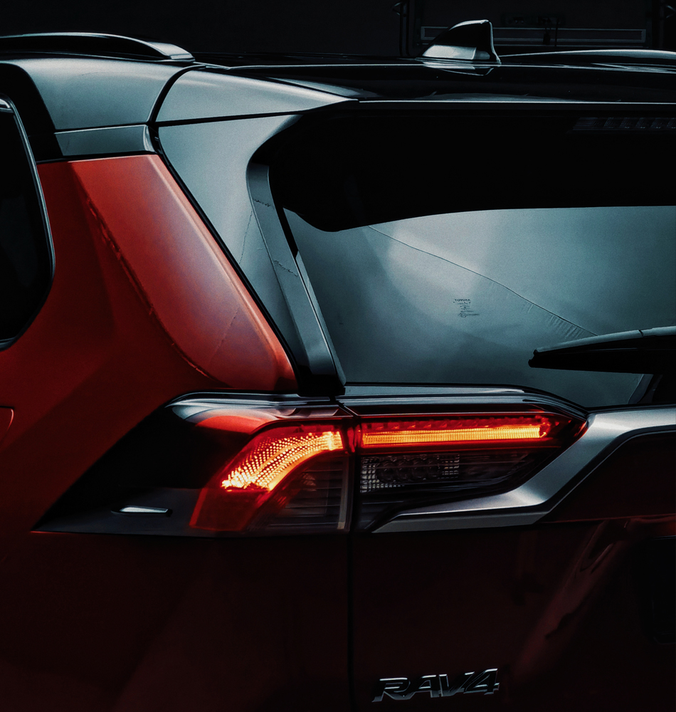 Toyota RAV4 Hybrid | зйомки автомобілів у студії Київ | чорний павільйон для зйомок відео Київ |