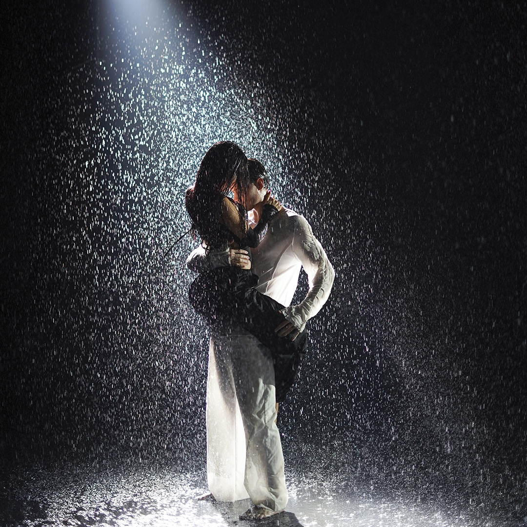 Оренда студії з дощем у Києві — професійний павільйон SP Studio