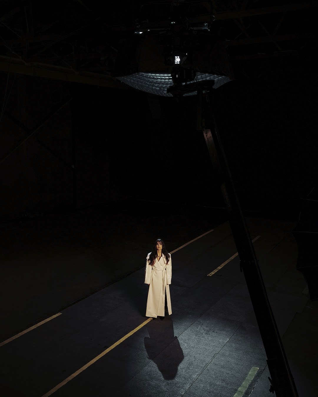 Чорна студія для зйомок | Оренда чорної циклорами в Києві | Зйомки з Anna Trincher в SP Studio | Зйомка автомобіля в студії Chevrolet Corvette | SP Studio Вишневе