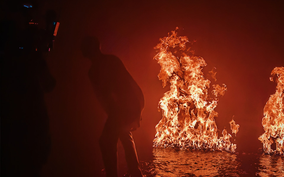 павільйон-для-SFX-ефектів-для-зйомки-з-вогнем-та-водою-оренда-студії-для-зйомок-з-вогнем-зйомка-зі-штучним-дощем-Київ