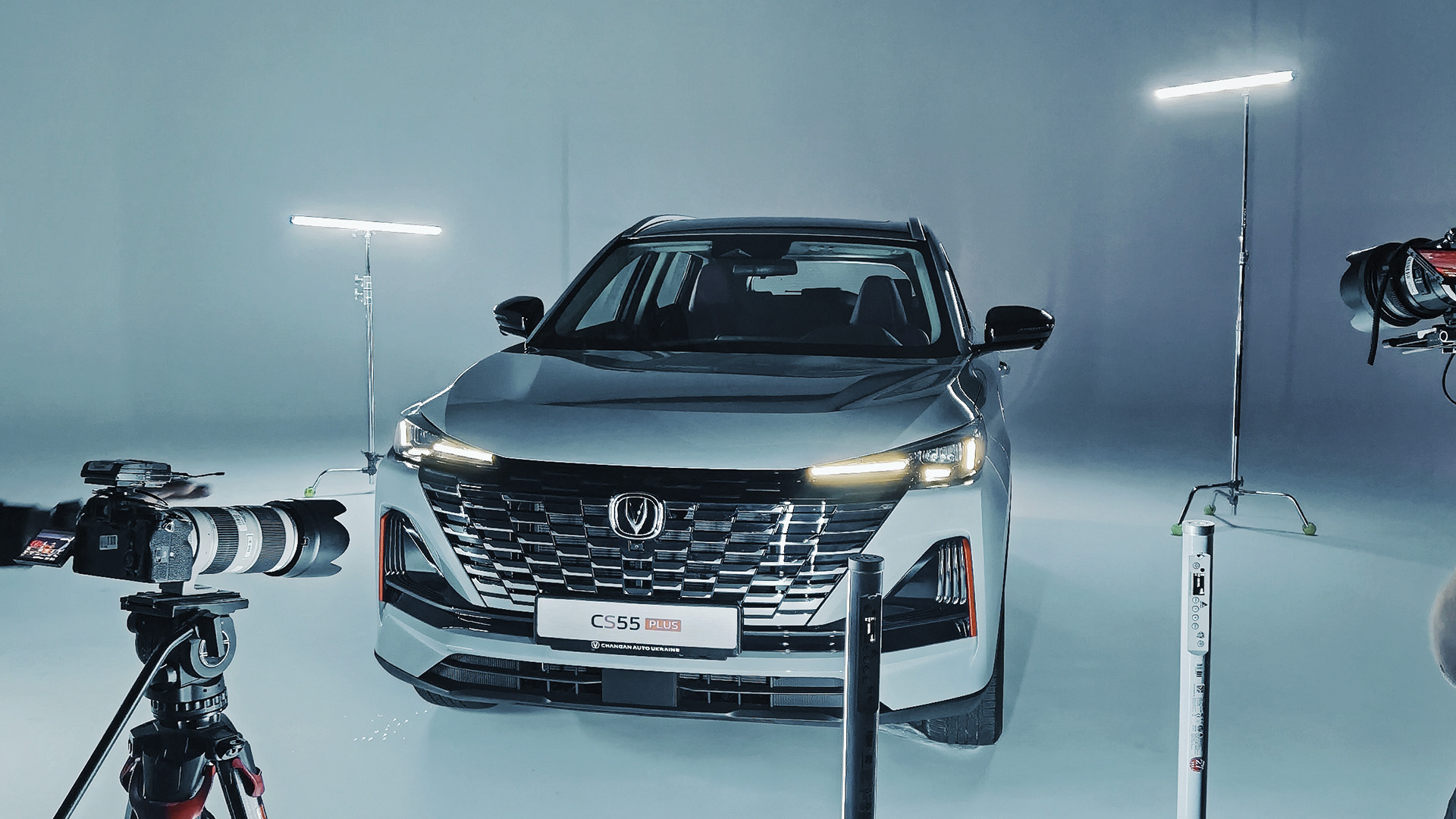 оренда білої циклорами Київ, Павільйон для зйомок авто, Павільйон із циклорамою,