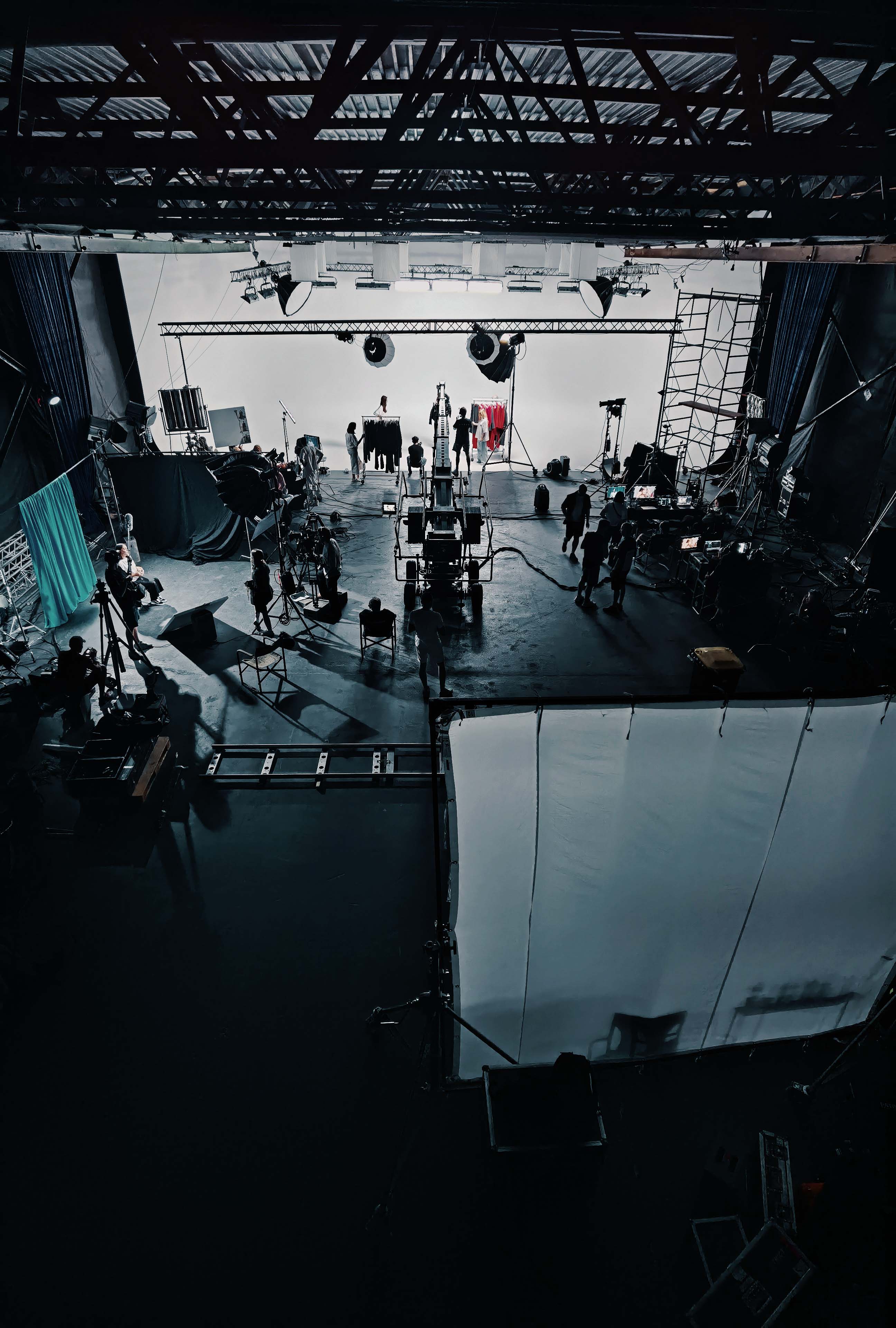 павільйон для зйомки реклами з великою циклорамою | SP Studio | фотостудія з циклорамою Київ оренда